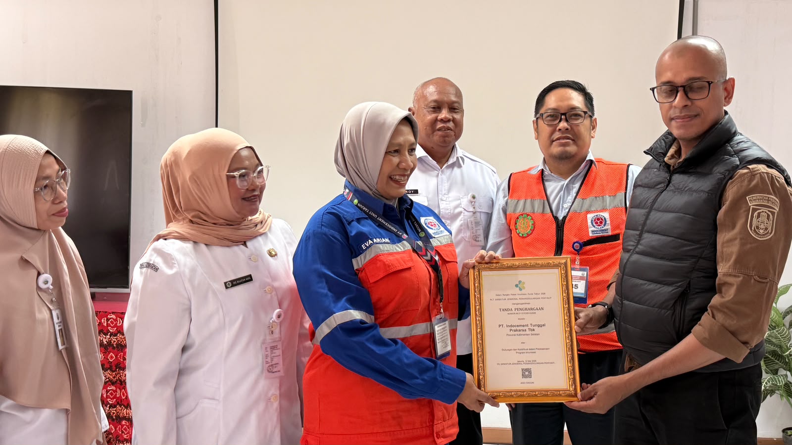 Indocement Raih Penghargaan Nasional atas Dukungan Program Imunisasi