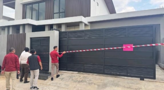 Diduga Terkait Korupsi Proyek Server Disdik, Kejari Banjarmasin Sita Rumah Mewah Milik Tersangka TAN