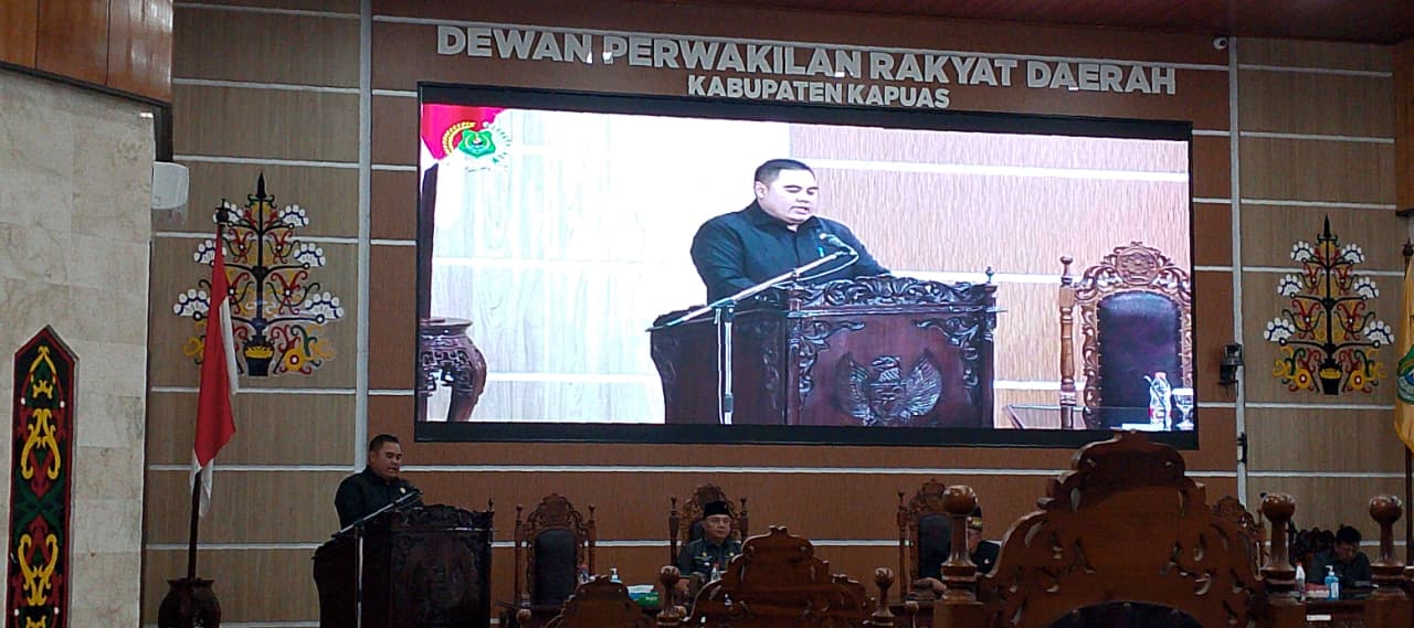 Tok! DPRD Kapuas Sahkan 9 Raperda Menjadi Perda, 1 Raperda Perlu Penyempurnaan