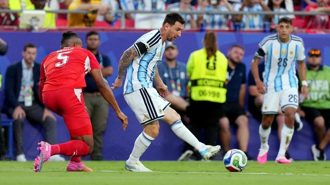 Untuk Kali Pertama, Messi Akan Hadapi Timnas Inggris!