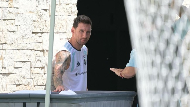 Messi soal Foto Mandikan Yamal: Gila, Sekarang Jumpa di Piala Dunia
