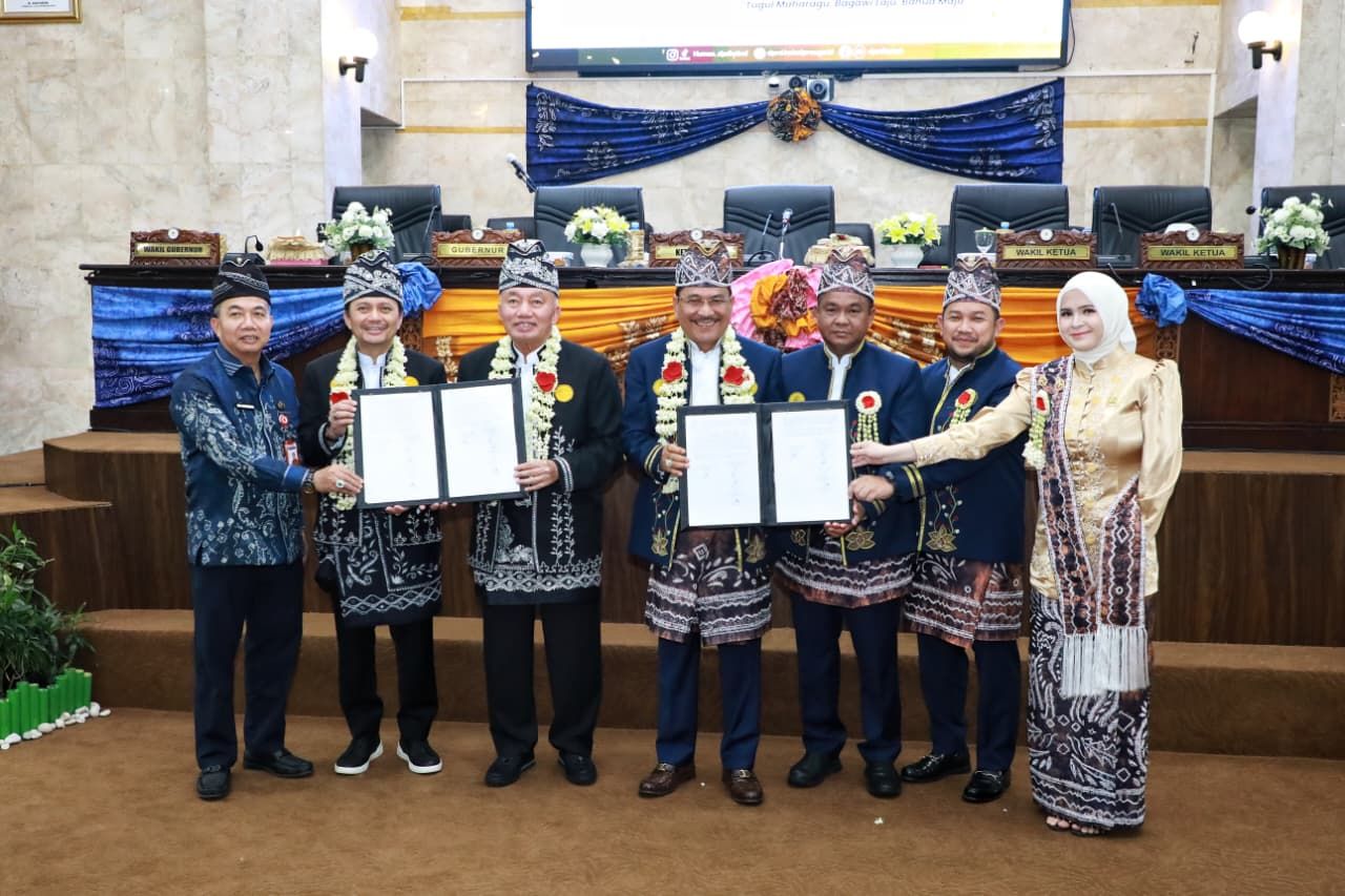 Gubernur Muhidin Hadiri Rapat Paripurna Hari Jadi Ke-76 Provinsi Kalsel