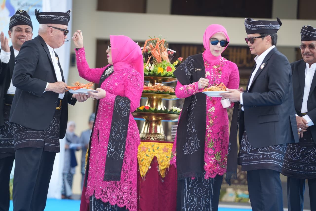 Meriah dan Penuh Khidmat, Puncak Hari Jadi Ke-76 Provinsi Kalsel di Masjid Syekh Muhammad Arsyad Al- Banjari