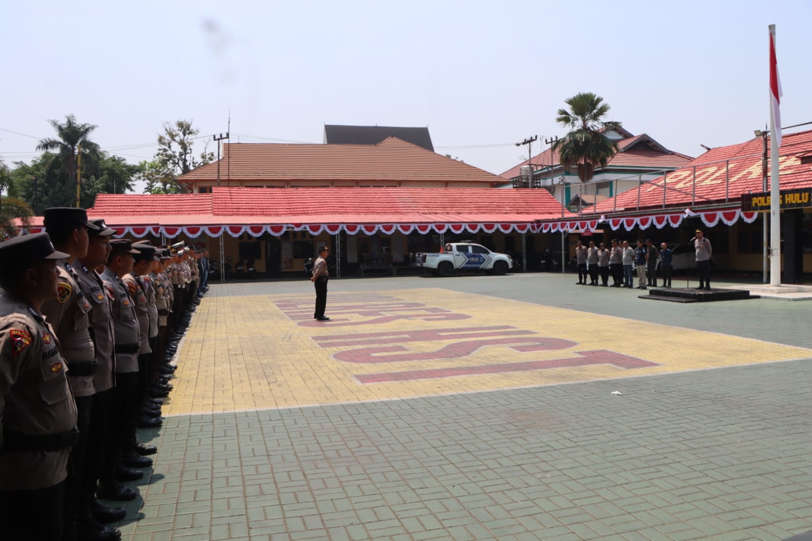 Kapolres HST Beri Petunjuk dan Arahan Saat Apel Siaga Karhutla