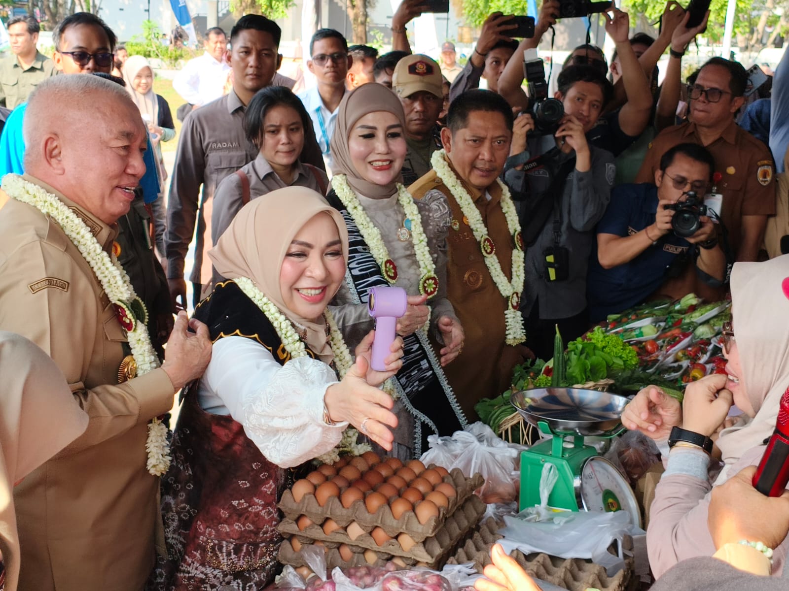 Bupati HST Samsul Rizal Sambut Kedatangan Gubernur Kalsel