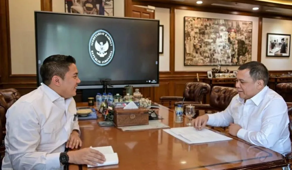 Haji Isam Merapat ke Kantor Seskab Teddy, Bahas Investasi di Indonesia