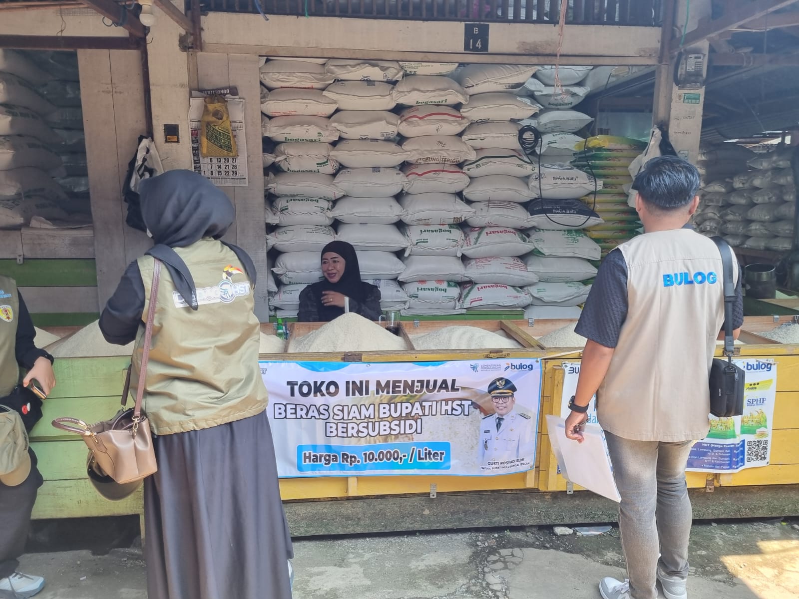 Beras Siam Bupati HST Bersubsidi Mulai Dijual di Pasar Keramat Barabai