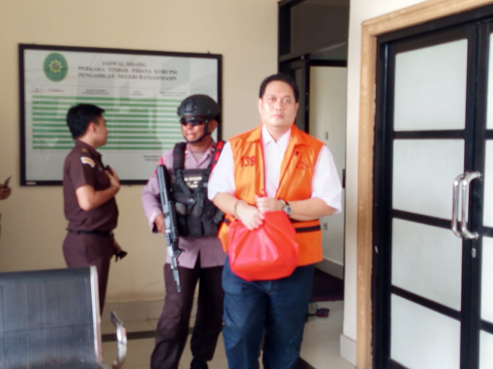 KPK Tuntut Mantan Kajari HSU Pidana Penjara 5 Tahun 10 Bulan