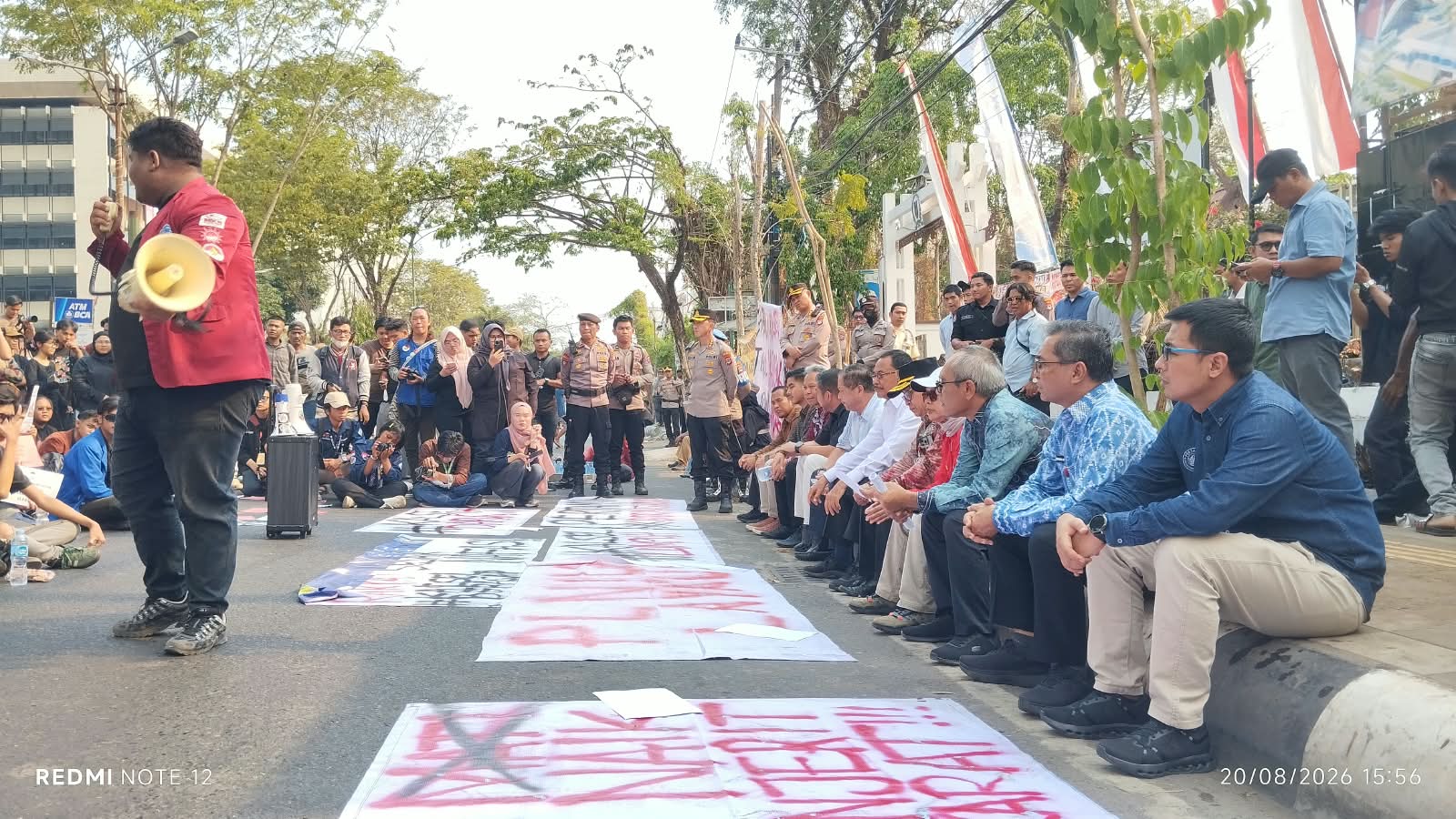 Aliansi Masyarakat Kalsel Desak Pemerintah Serius Tangani Karhutla, BBM, Pemadaman Listrik, dan UU Perampasan Aset