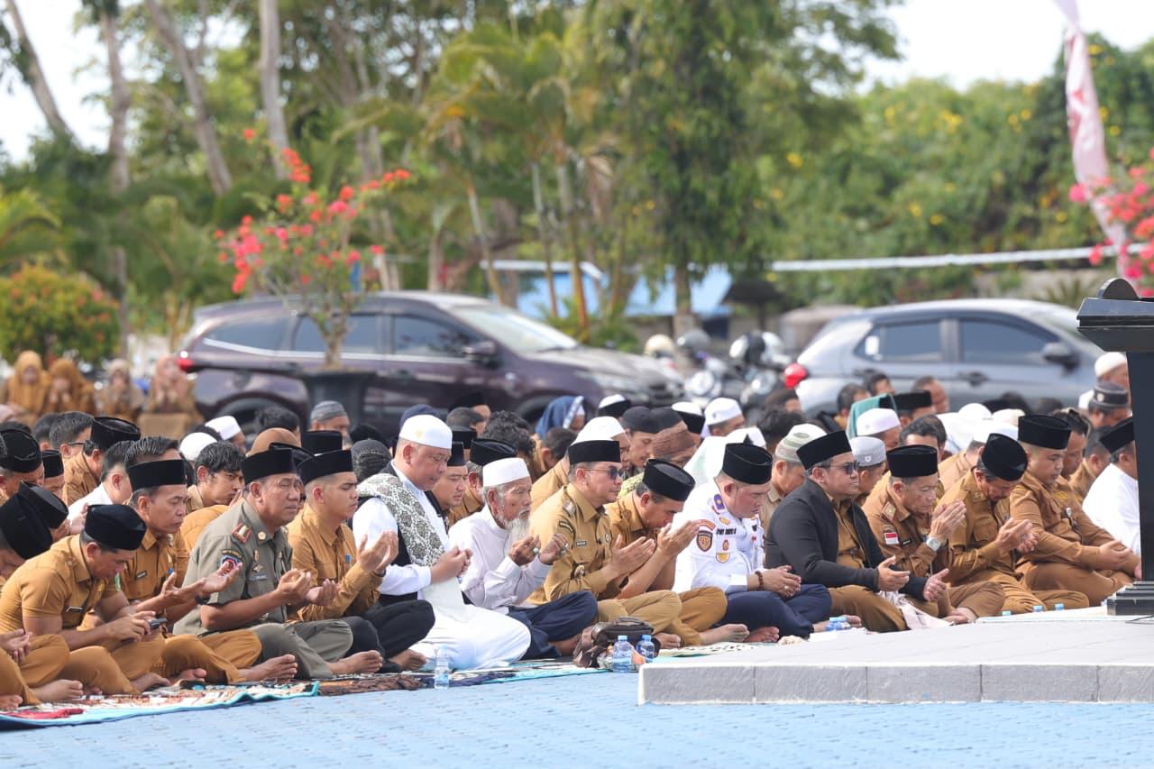 Tersedu Saat Sambutan, Bupati Andi Rudi Latif Berdoa Agar Hujan Segera Turun