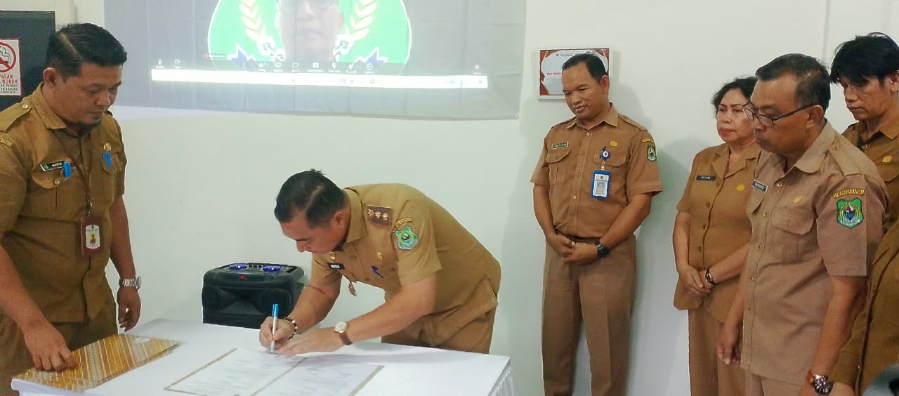 Sertijab Kadisparbudpora Kapuas, Wabup Dodo Apresiasi Kinerja Budi Kurniawan