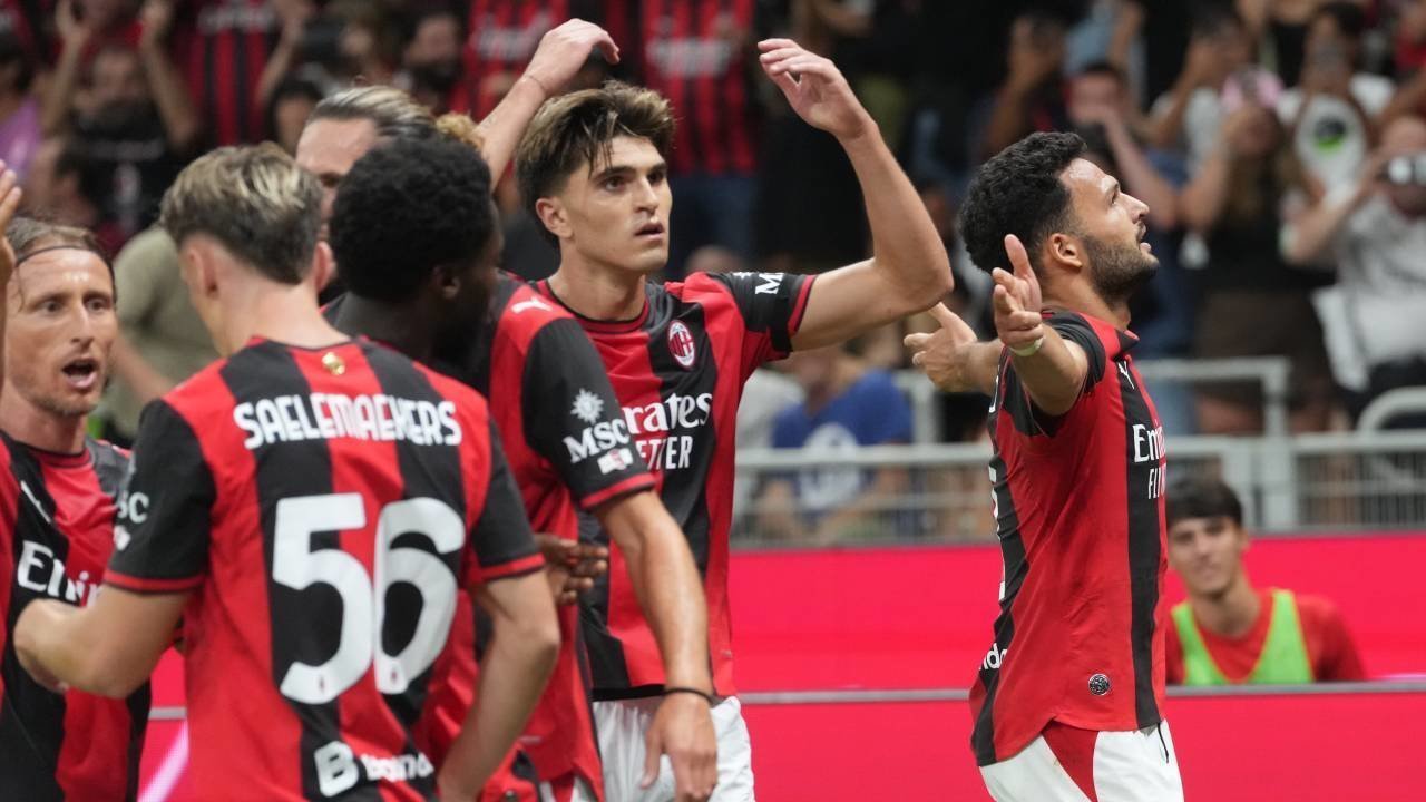 AC Milan Vs Venezia: Rossoneri Menang 2-0