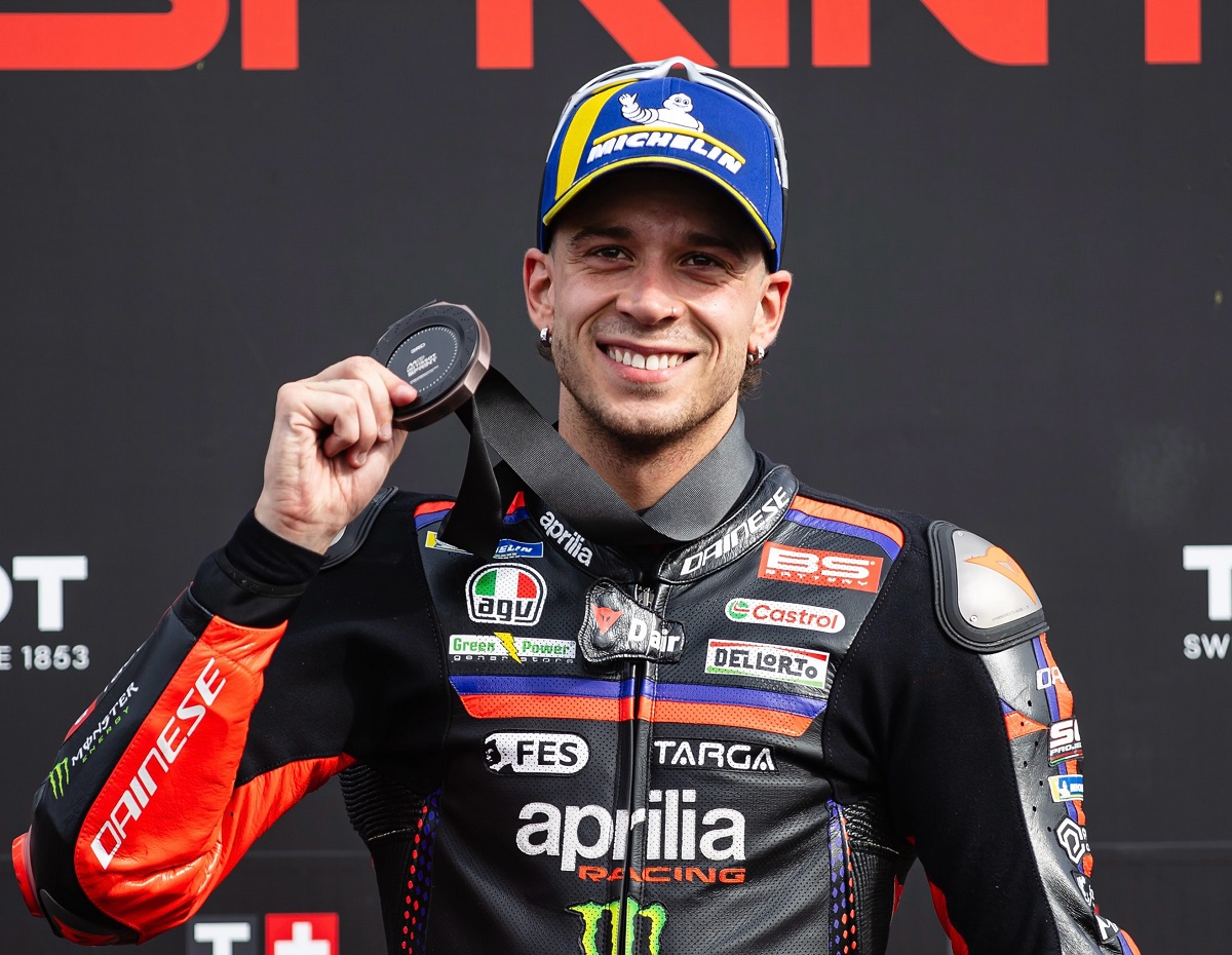 Sempat Susah Berjalan, Marco Bezzecchi Justru Finish di Posisi 3 MotoGP Inggris 2026