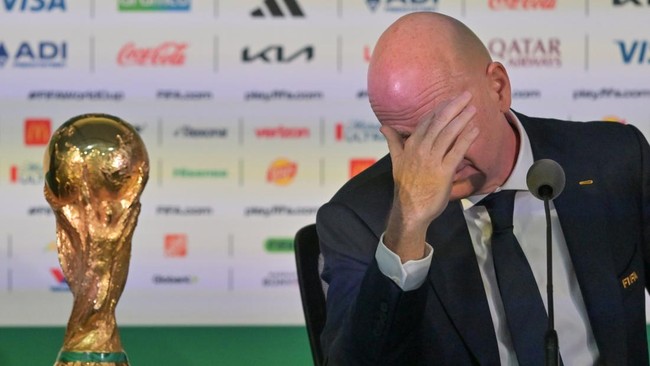 Infantino Terpojok, ‘Dimusuhi’ Sekjen FIFA sampai Arsene Wenger