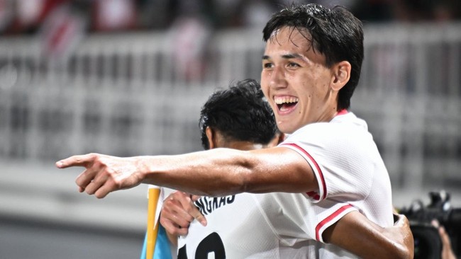 Mitchell Baker Cetak Gol Perdana di Liga Kampus AS