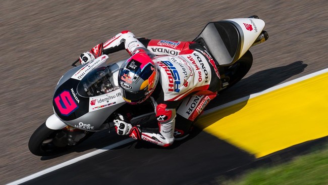 Hasil Moto3 Inggris 2026: Almansa Juara, Veda Ega Finis ke-9
