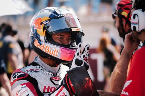 Tembus 10 Besar di Moto3 Inggris 2026, Veda Ega Pratama Dapat Pujian dari Bos Honda Team Asia!