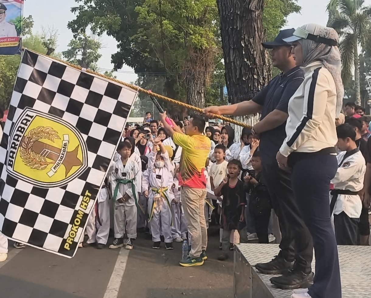 Dilepas Bupati HST, Ribuan Peserta Meriahkan Jalan Santai Haornas 2026