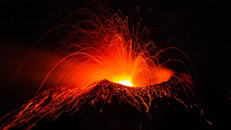 6 Gunung Api di Indonesia Berstatus Siaga, Termasuk Anak Krakatau