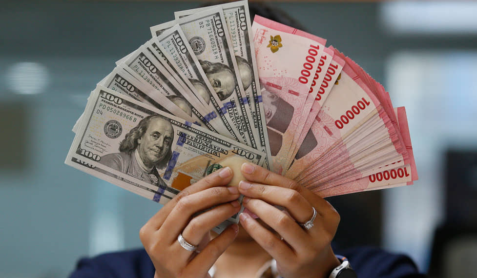 Rupiah Melemah 4 Hari Beruntun, Dolar AS Naik ke Rp17.680