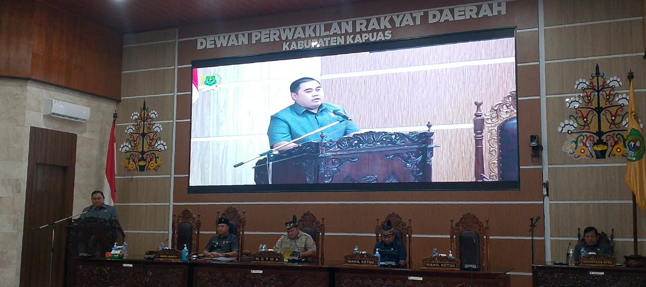 Rapat Paripurna, Anggota DPRD Kapuas Dapil IV Sampaikan Hasil Reses