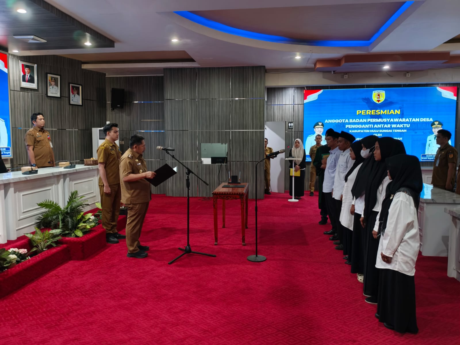 Bupati HST Lantik Enam Anggota BPD Pengganti Antar Waktu