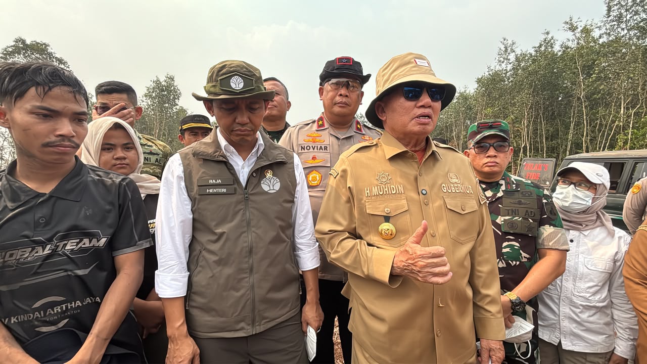 Waspada dan Konsisten Pemadaman Karhutla, Gubernur Muhidin Dampingi Menhut Cek Kawasan Hutan Lindung
