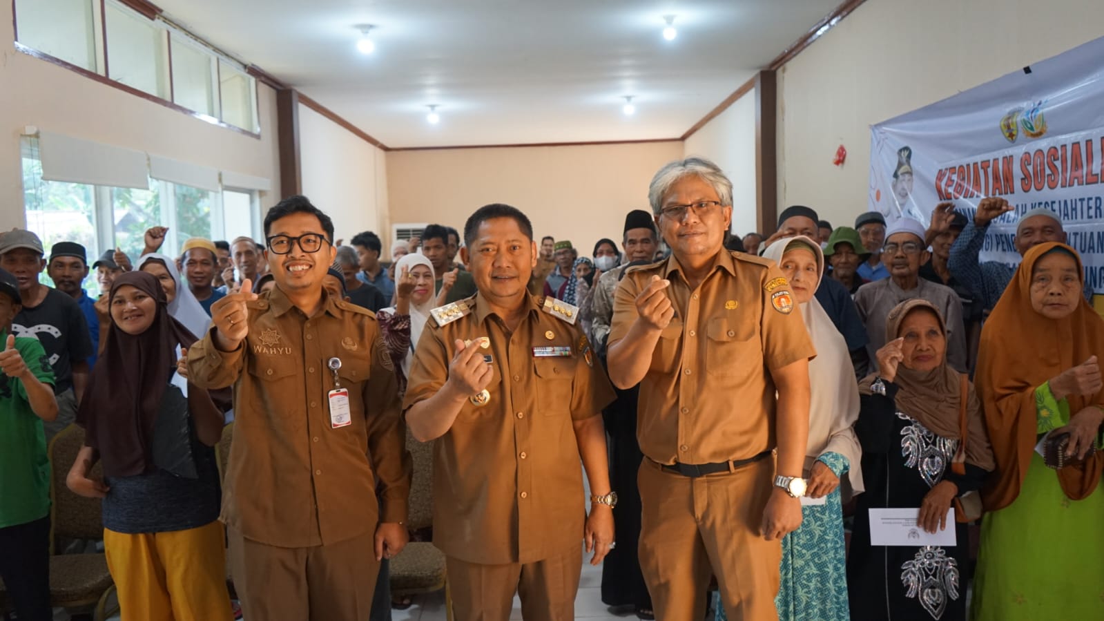 Pemkab HST Salurkan Bantuan Sosial untuk Lansia dan Penyandang Disabilitas