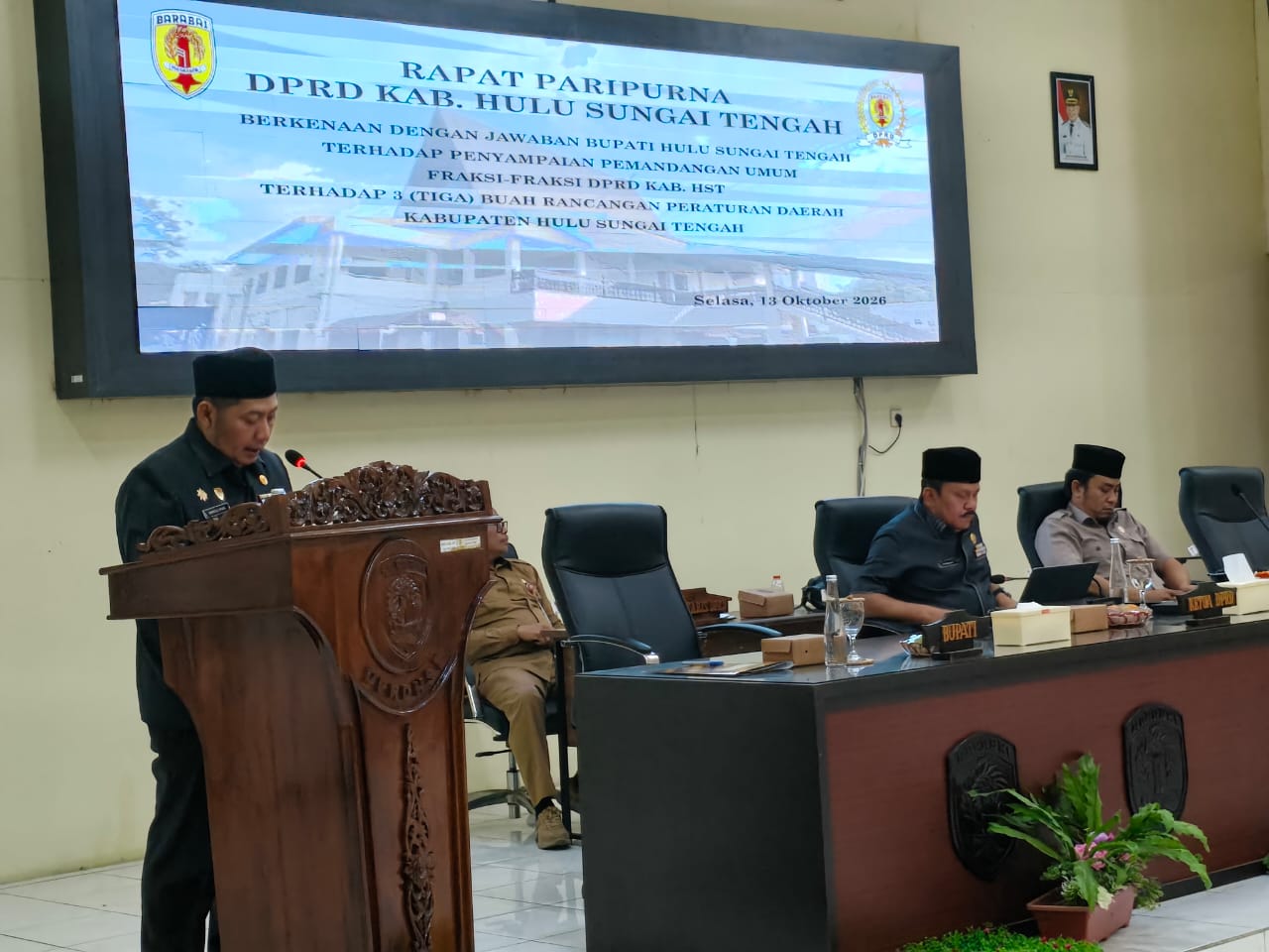 Terkait Tiga Raperda, Bupati HST Sampaikan Jawaban atas Pandangan Umum Fraksi DPRD