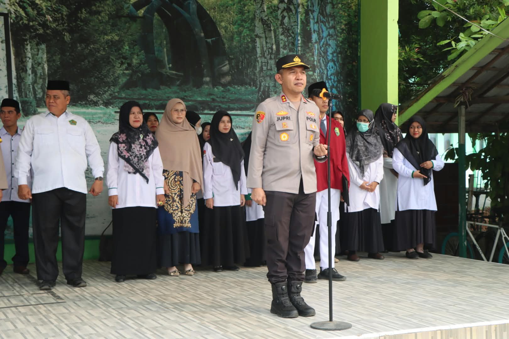 Kapolres HST Imbau Pelajar SMAN 1 Jauhi Narkoba dan Perundungan