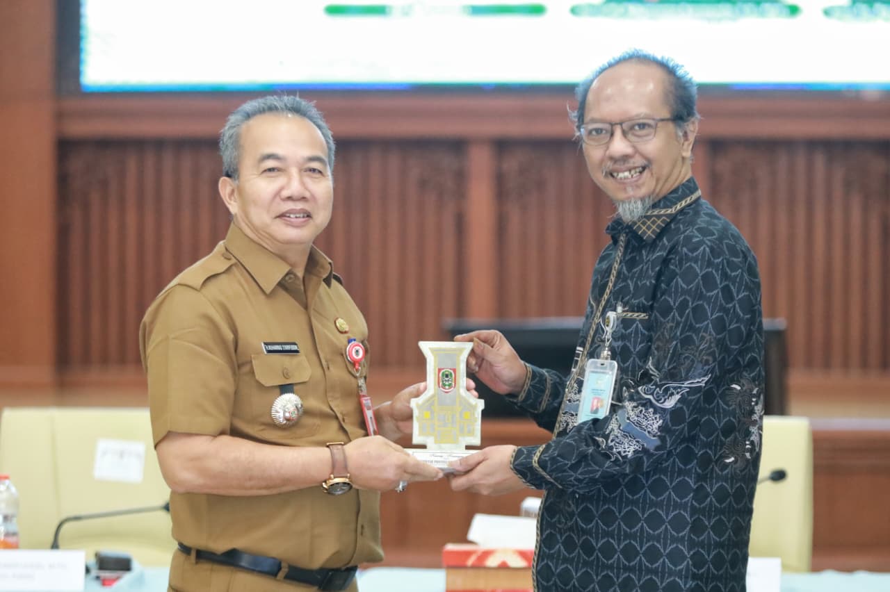 Gubernur Muhidin Dorong Penyusunan Secara Komprehensif 4 RUU Kabupaten/Kota di Kalsel