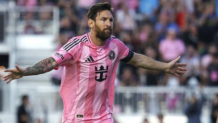 Lionel Messi Dipercaya Saingi Ronaldo Capai 1.000 Gol: Dia Suka Tantangan