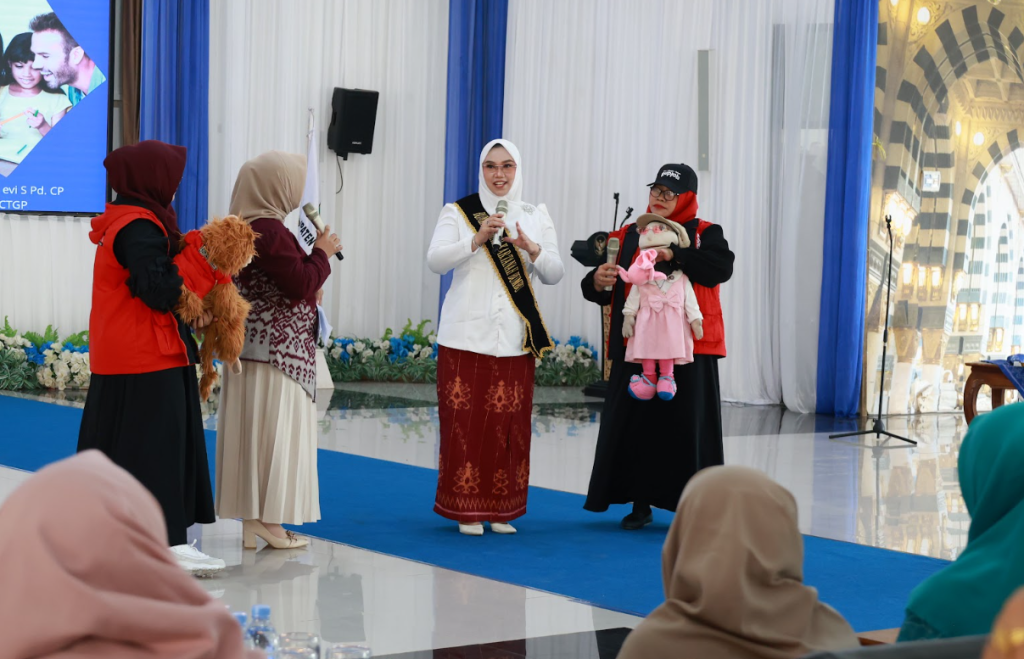 Andi Irmayani Rudi Latif Buka Pelatihan Mendongeng Bagi Kader Posyandu